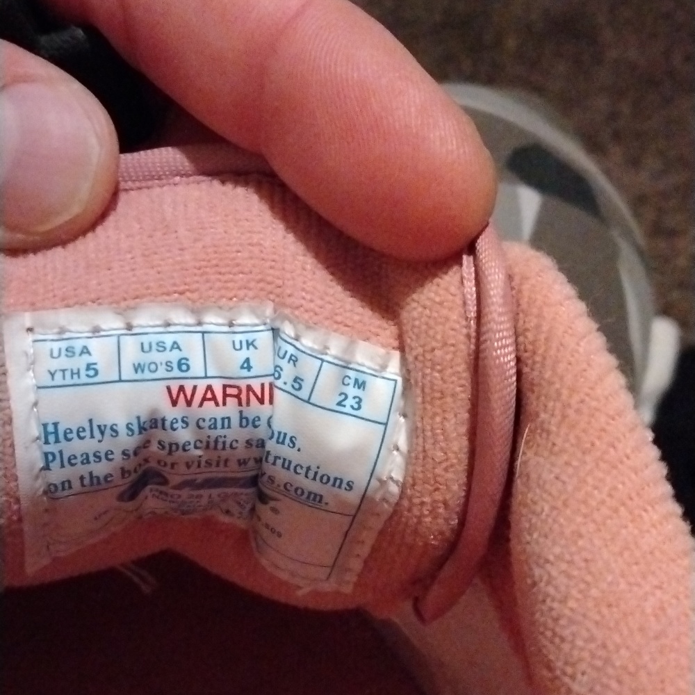 Pink Heelys . - Picture 6 of 6